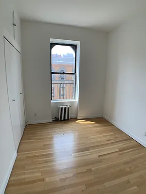 Rented by Lisa Management Inc | media 21