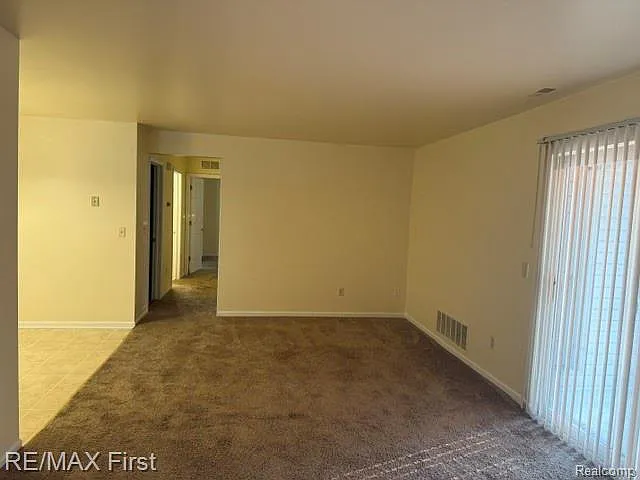 43234 Fountain Dr — Photo 3