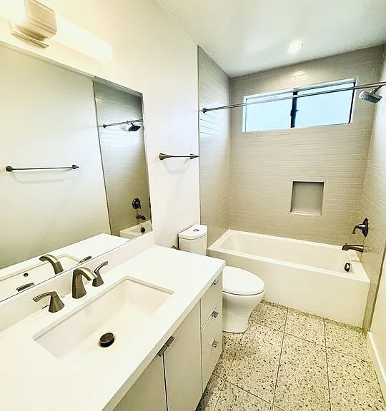 1237 N Ogden Dr #3 — Photo 9