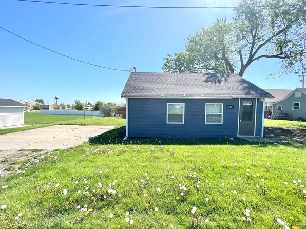 111 S West St, Gifford, IL 61847