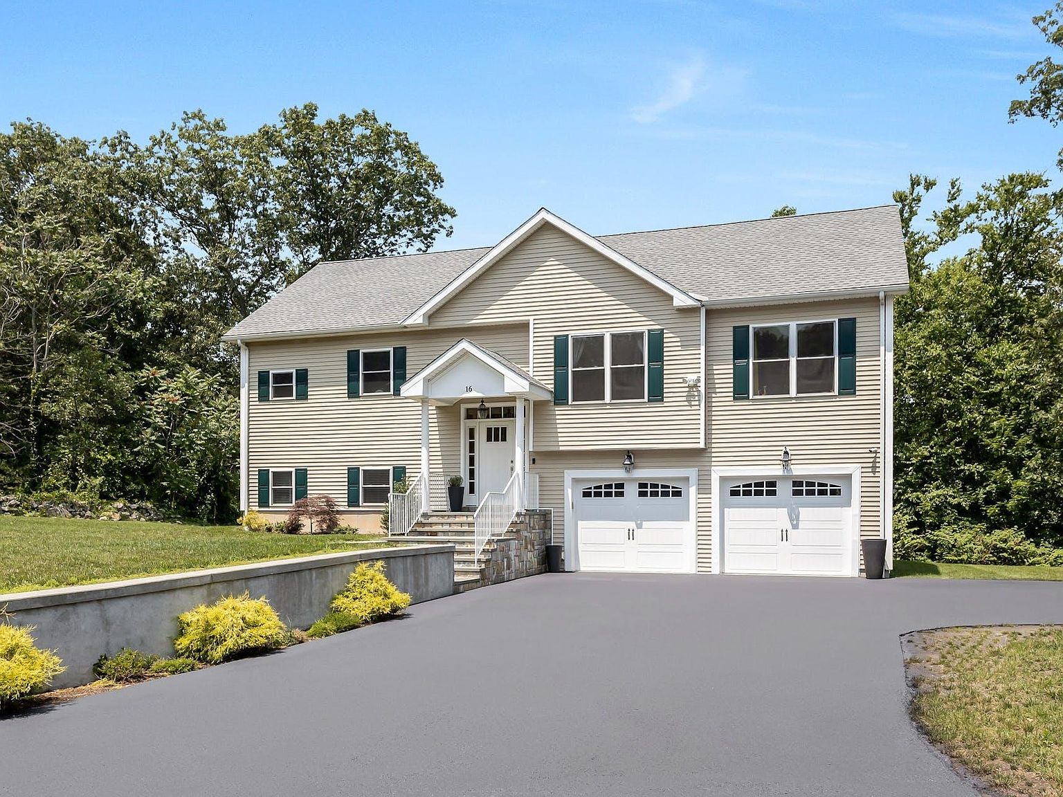 16 Coventry Pl, Norwalk, CT 06854 | Zillow