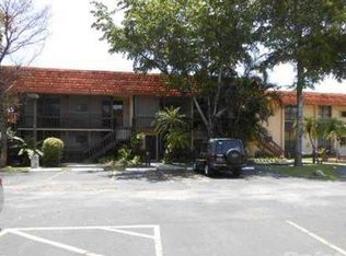 810 NE 199th St APT 102C, Miami, FL 33179