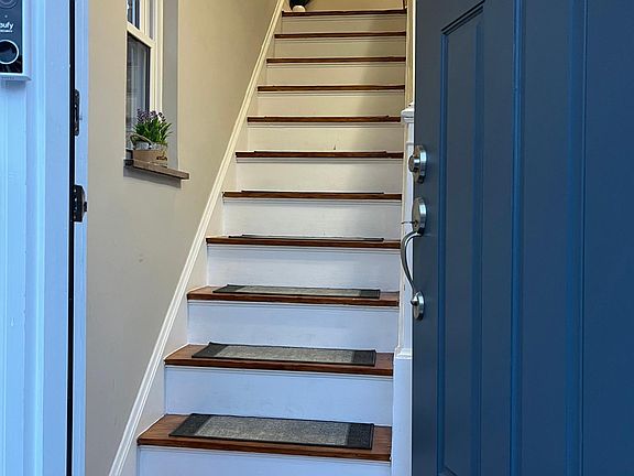 2nd image of 4131 Oakwood Ave Floor 2