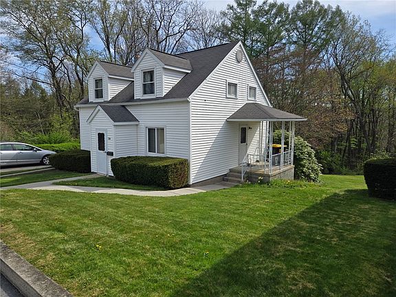 3rd image of 728 Margaret St