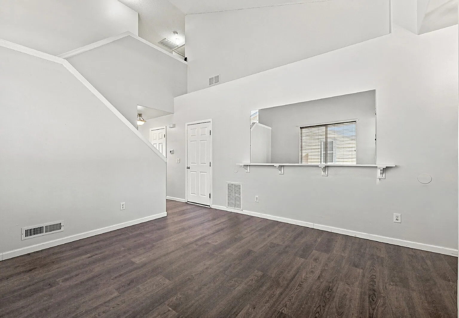 3 bed, 2.5 bath, 1603 sqft, $2,196 — Photo 4
