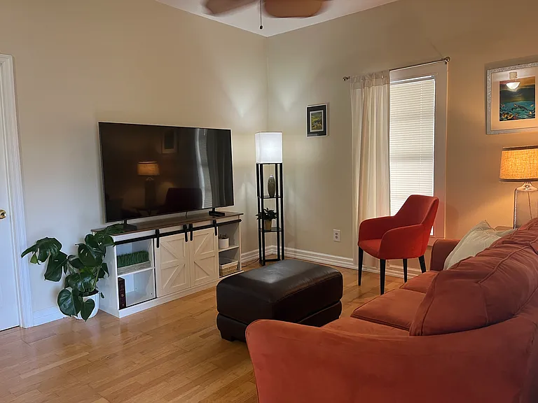 204 E Jean St — Photo 2