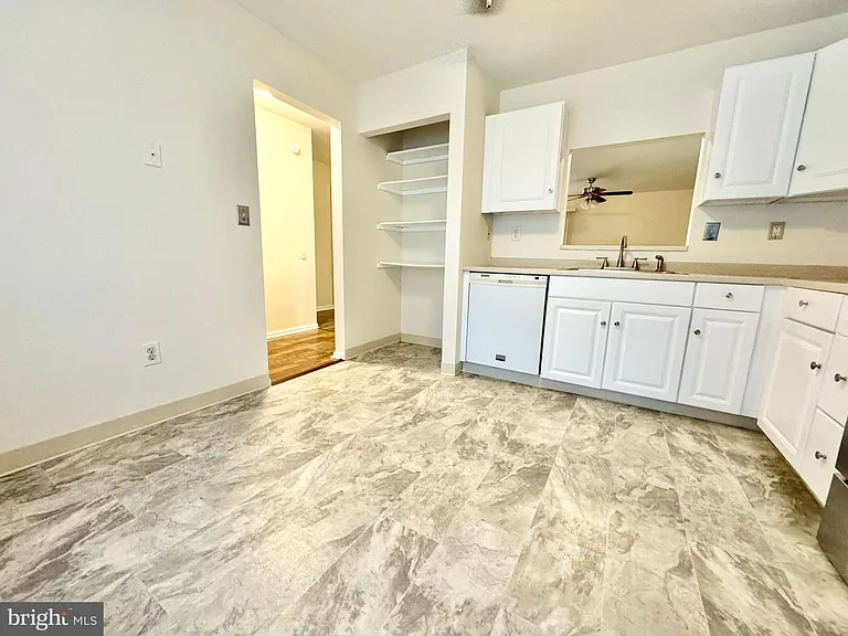 7 Lamplighter Ln — Photo 3