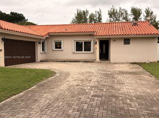 Country Lake Manors Sec 2, Hialeah, FL 33015