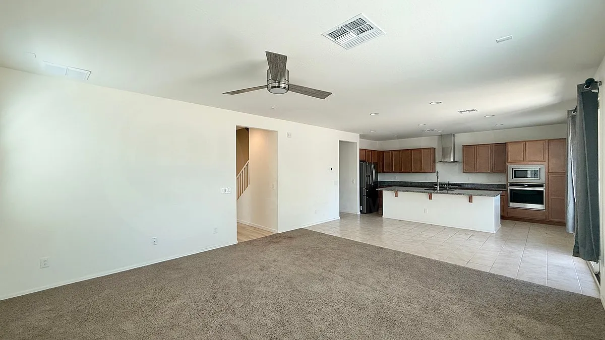 5 bed, 3.0 bath, 2939 sqft, $3,250 — Photo 4