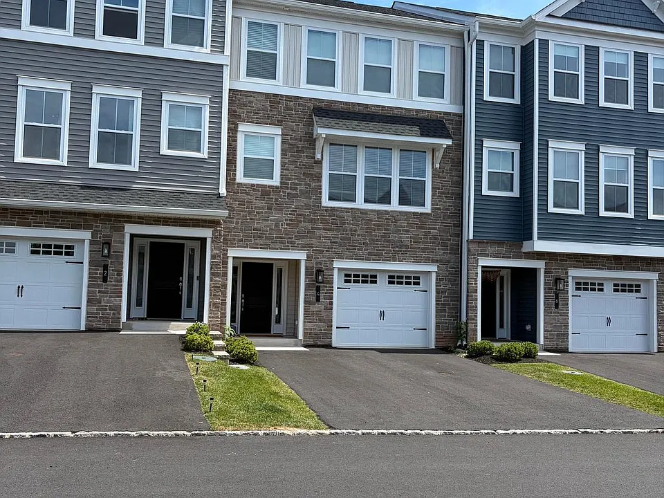 4 Turf Ct