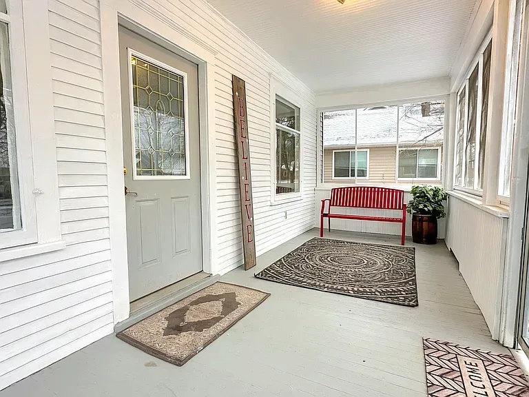 511 2nd St SE — Photo 2