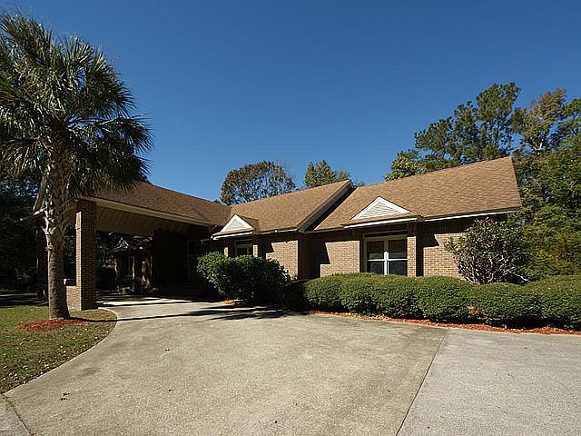 1st image of 126 Stratford Dr
