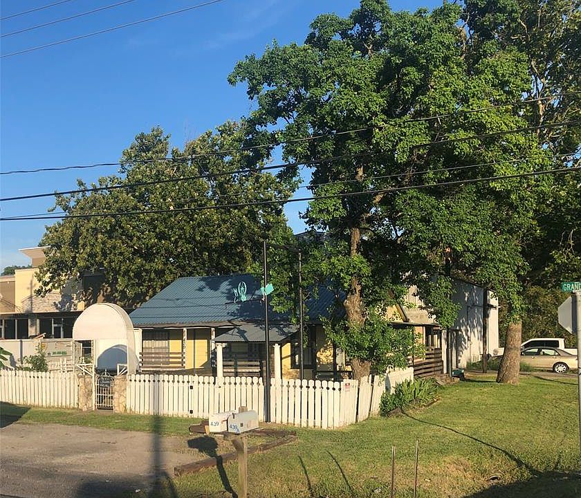 1st image of 439 Grand Ave