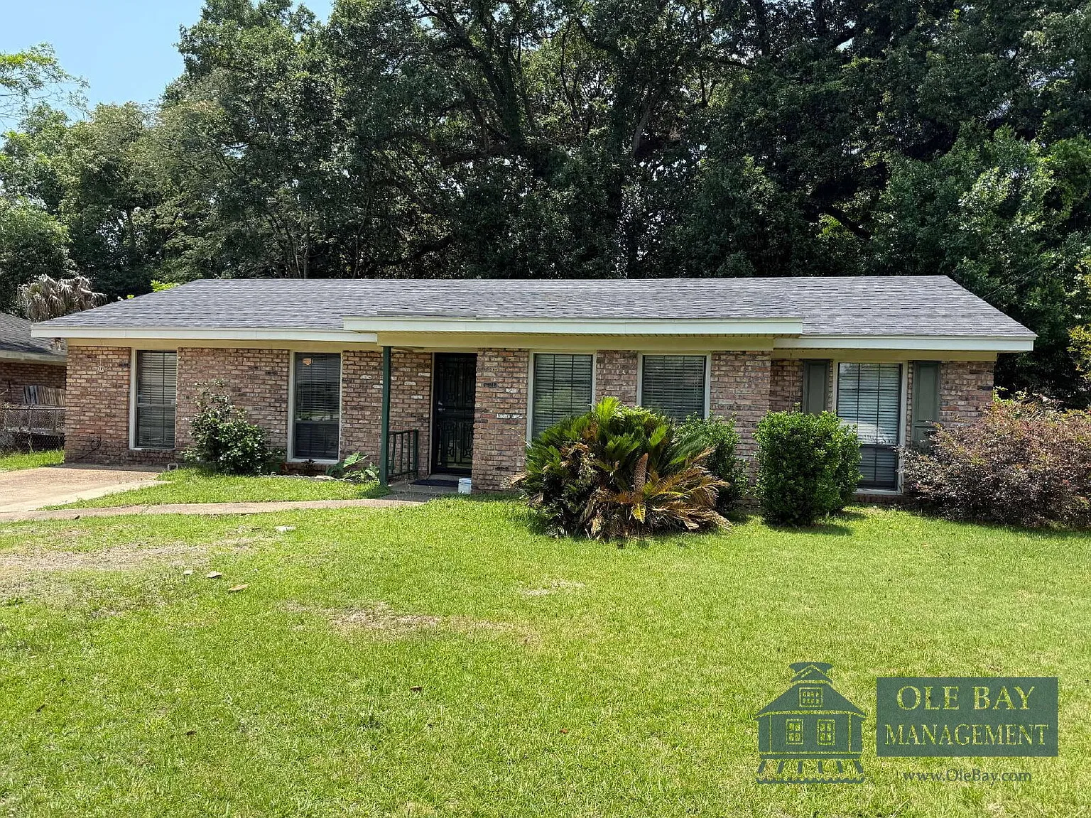 3 bed, 1.5 bath, $1,325 — Photo 1