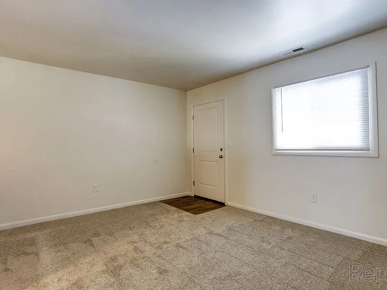 Rosedale Apartments — Photo 18