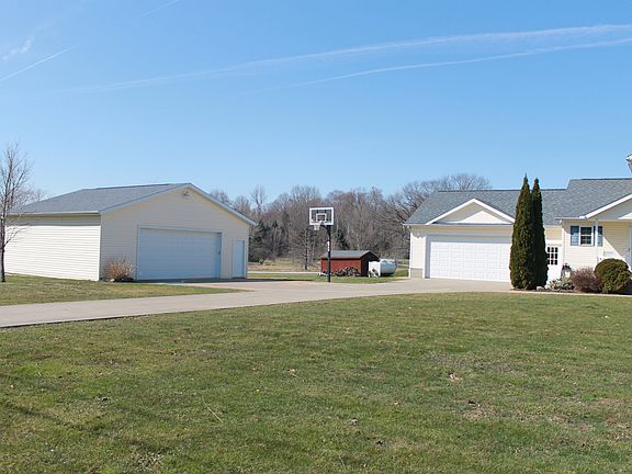 both are 2 1/2 car garages