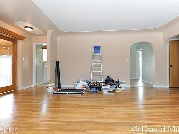 4th image of 5101 Boyd Ave NE