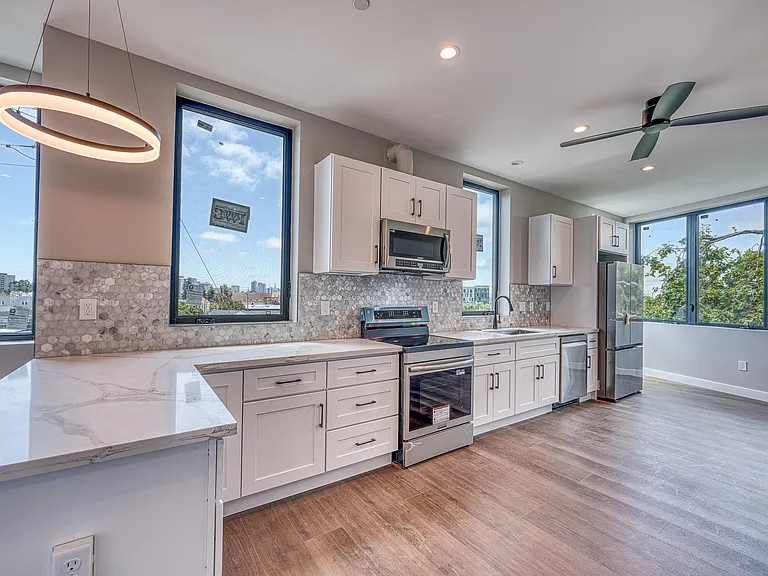 4202 Telegraph Ave #301 — Photo 7