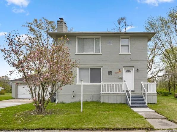 3231 Walnut St, Inkster, MI 48141