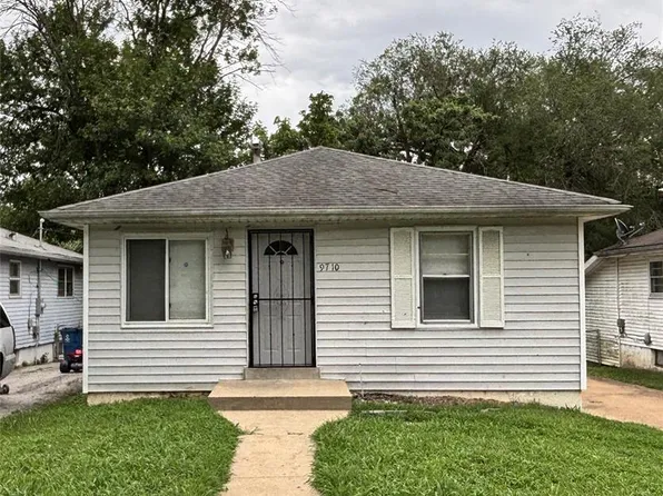 9710 Balboa Dr, Saint Louis, MO 63136