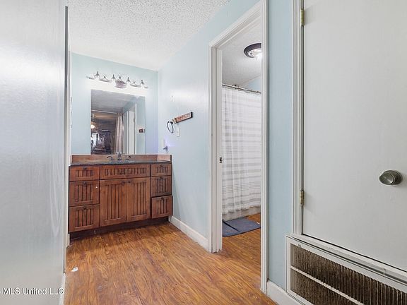 14th image of 12231 Shorecrest Rd