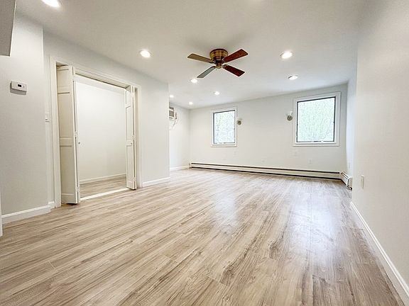 5th image of 83 Colonial Dr