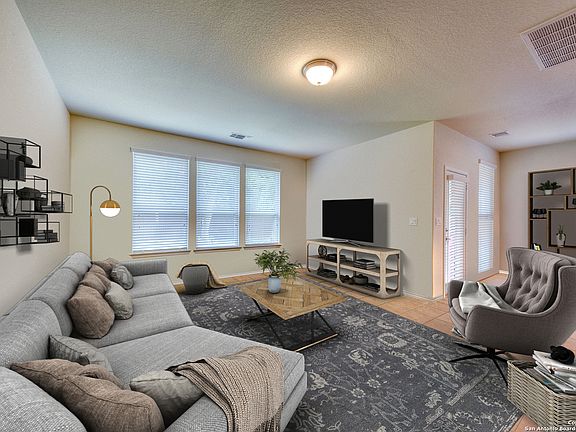 4th image of 10711 Serrento Hill