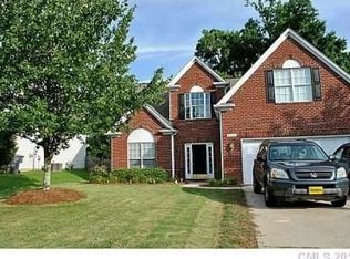 8704 Fieldcroft Dr, Charlotte, NC 28277