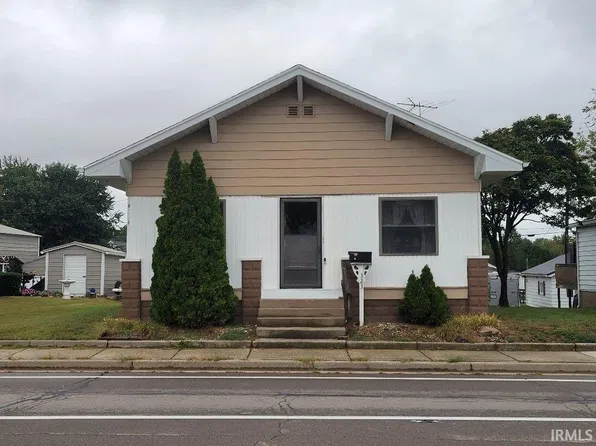 323 W Morton St, Oakland City, IN 47660
