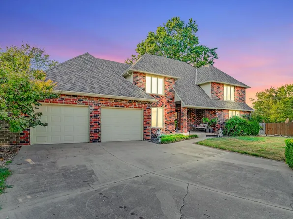 2454 E Meadow Drive, Springfield, MO 65804