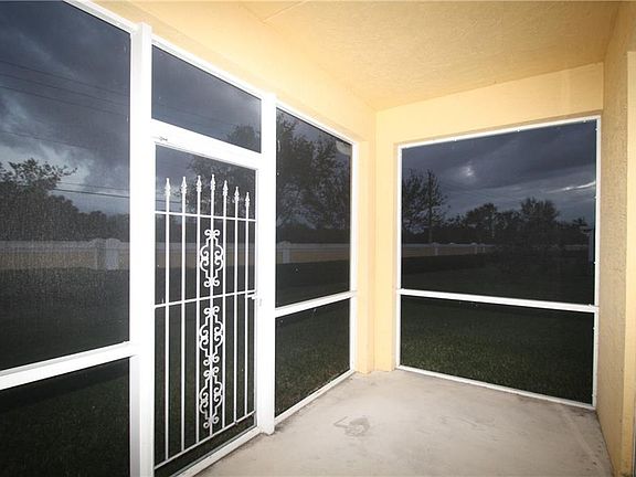 4th image of 6345 Oxford Cir