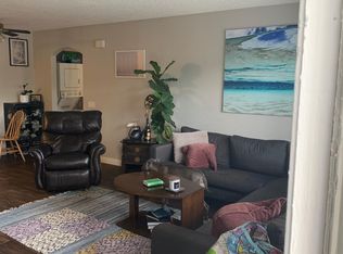 230 Grapevine Rd, Vista, CA 92083