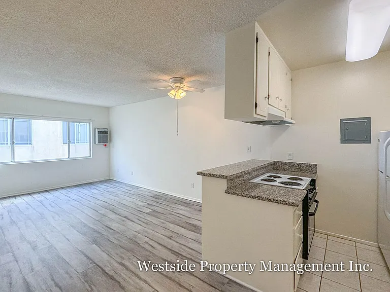 11360 Iowa Ave. — Photo 4