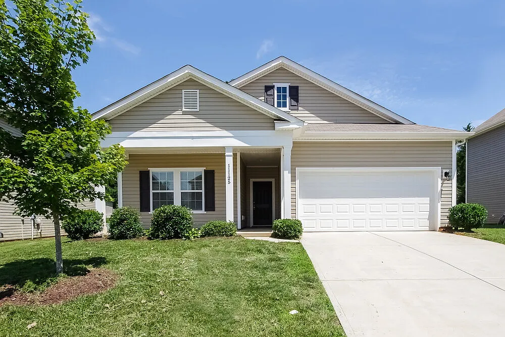 4 bed, 3.0 bath, 1988 sqft, $2,290 — Photo 1