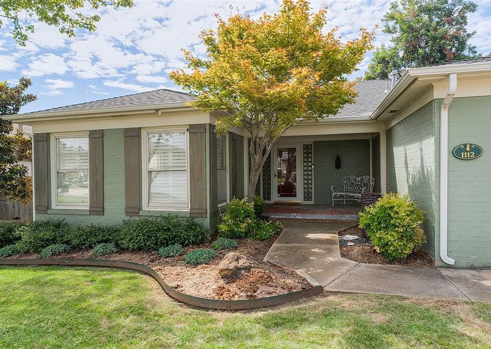 1112 Larchmont Ln, Nichols Hills, OK 73116 | Zillow
