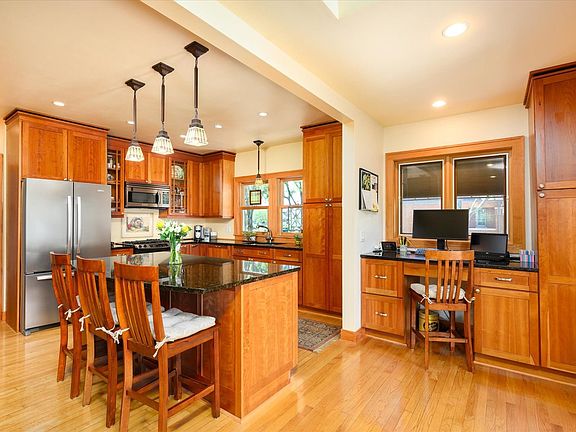 3rd image of 302 Ashland Ave