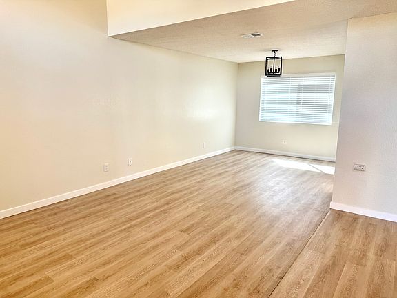 3rd image of 1318 Bexley Ave