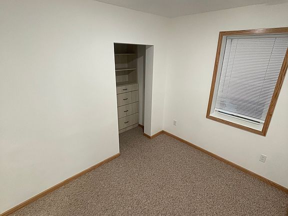 2nd image of 919 6th St #106