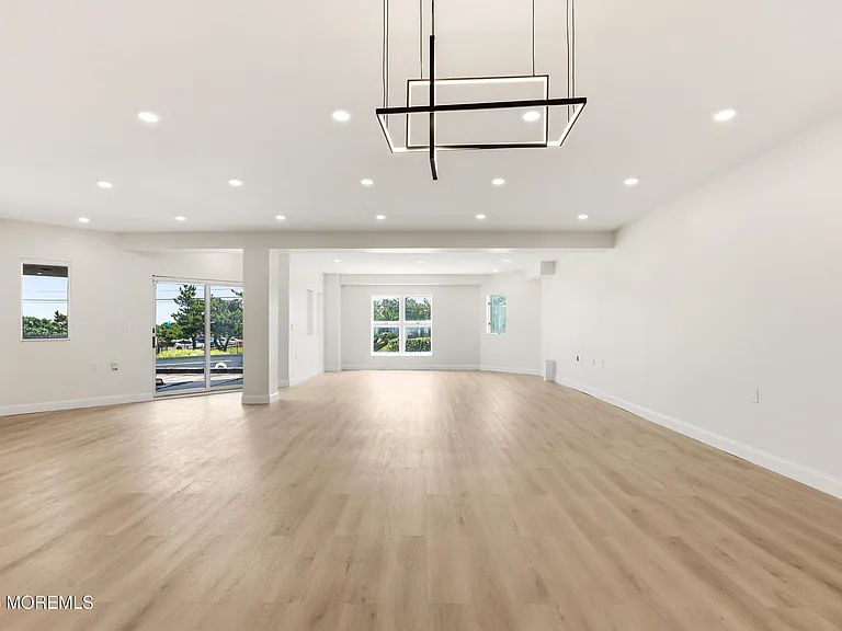 300 Ocean Ave N #C1 — Photo 15
