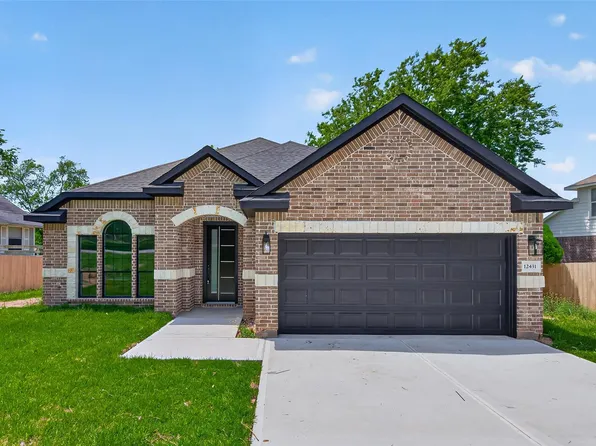 12431 Greenridge Dr, Willis, TX 77318
