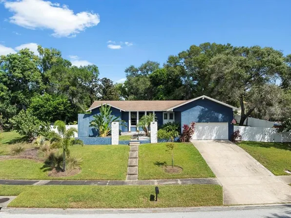 995 Rolling Hills Dr, Palm Harbor, FL 34683