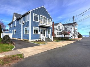 16 Village Rd, Milford, CT 06460