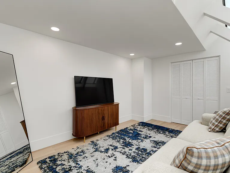 1013 Clipper Ct — Photo 20