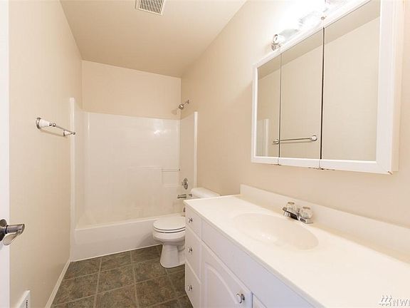 4th image of 13209 12th Ave SW APT 3