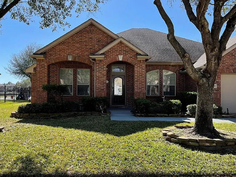 19510 Stanton Lake Dr — Photo 1