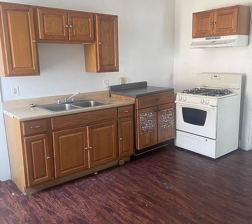 1st image of 2050 W 83rd St #B