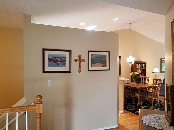 2nd image of 1824 Willow Creek Dr