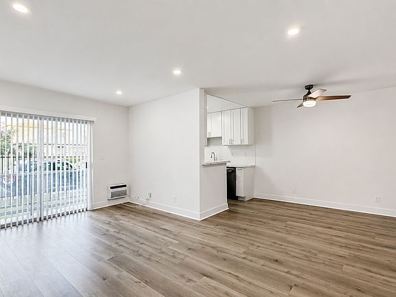 2nd image of 2233 S Ridgeley Dr APT 106