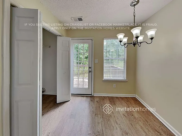 1384 Camrose Ct — Photo 6