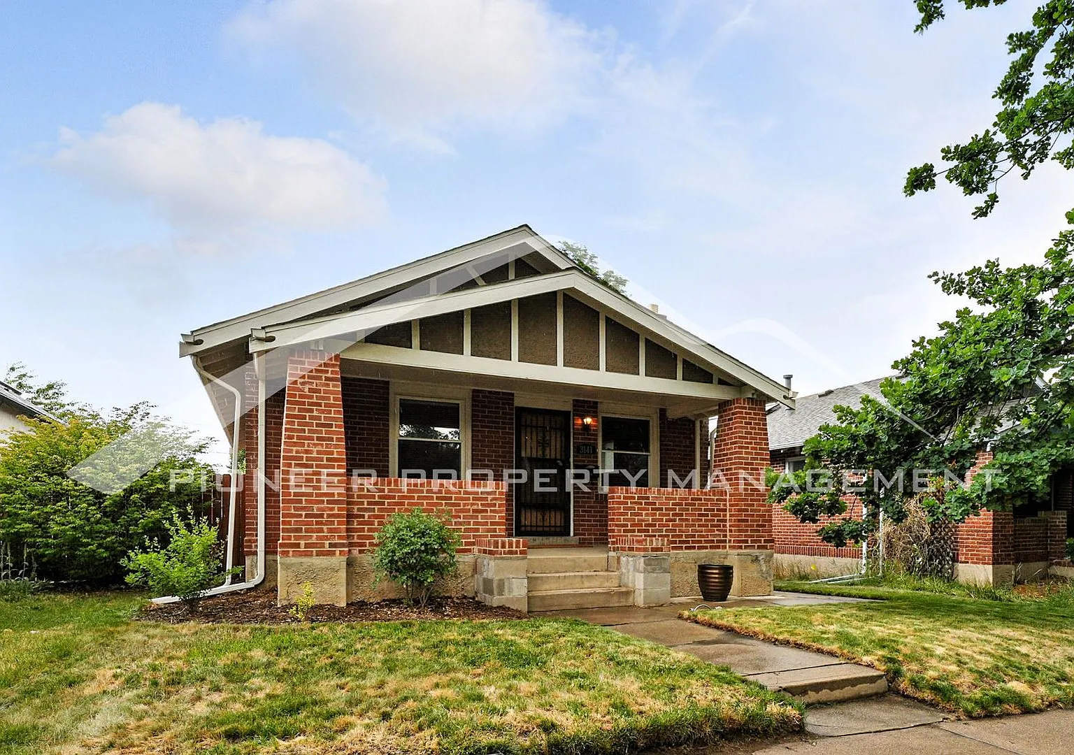 Spacious Home with Washer/Dryer and 2-Car Garage — Photo 1